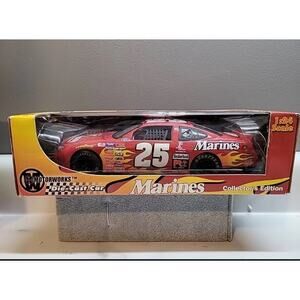 Bobby Hamilton JR #25 Stock Car US Marines 1:24 Ford Taurus Motor Works Die Cast